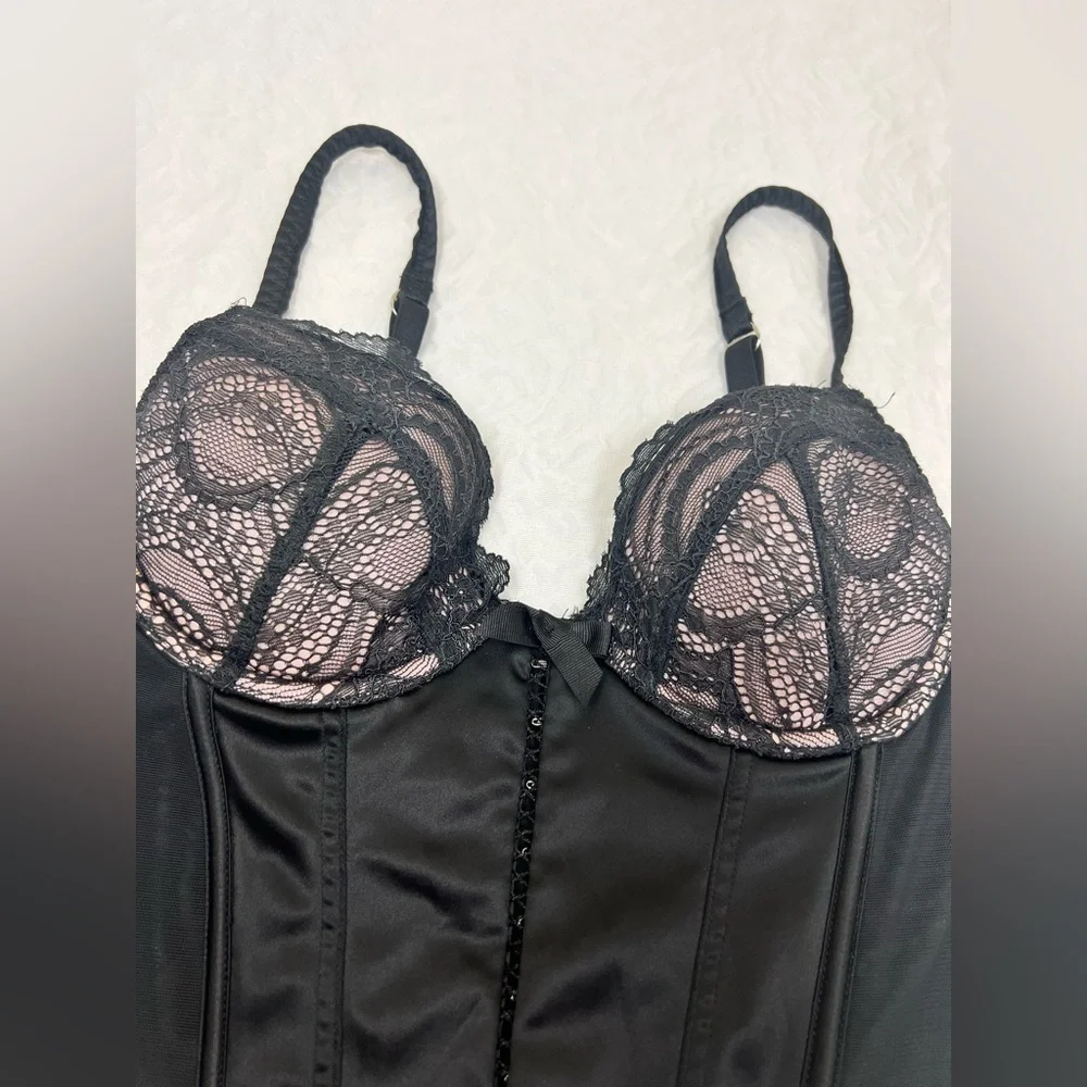 Victoria’s Secret Elegant Black Lace Bustier 34B